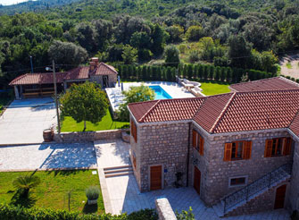 Authentic Dalmatian stone villa with swimming pool in Konavle