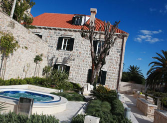 Luxury villa at Dubrovnik’s old city doorstep