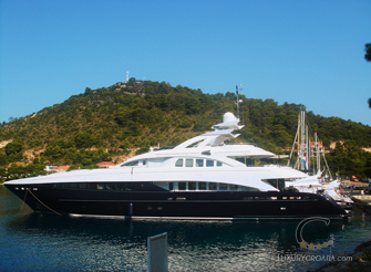 Luxury yacht for charter - 6 cabins / sleeps 12  