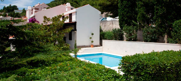 Villa with swimming pool in Baška Voda on Makarska Riviera