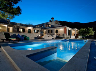 Luxury villa with views over the Kastela Bay in Split area