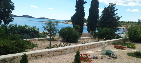 Luxury villa on the beach near Pirovac in Šibenik region