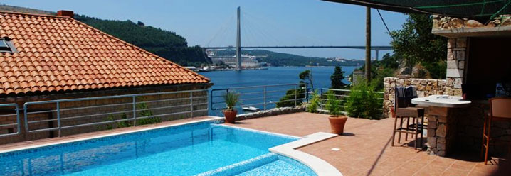 Villa from 16 century on Dubrovnik River shore