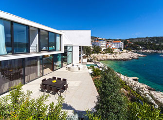 Stylish seaside villa with pool near Primošten in Dalmatia