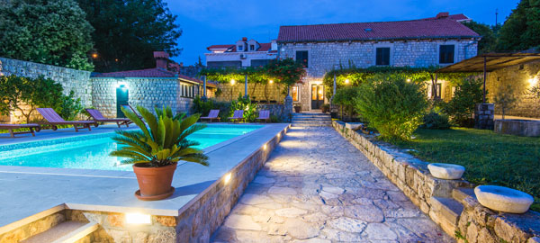 Old renovated villa from 16th century near Dubrovnik old city with pool 