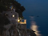 Luxury & Exclusive Villa with pool and view on the Old Dubrovnik City walls by night