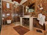 En-suite bathroom of the west bedroom on the top floor of the Korcula holiday villa for rent