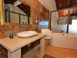 En-suite bathroom of the west bedroom on the top floor of the Korcula holiday villa for rent