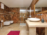 En-suite bathroom of the east bedroom on the first floor of the Korcula villa for rent