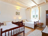 Twin bedroom in rental villa on Brač Island 