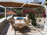 Outside dining area in Dalmatian holiday villa for rent in Sumartin on Brac in Split region